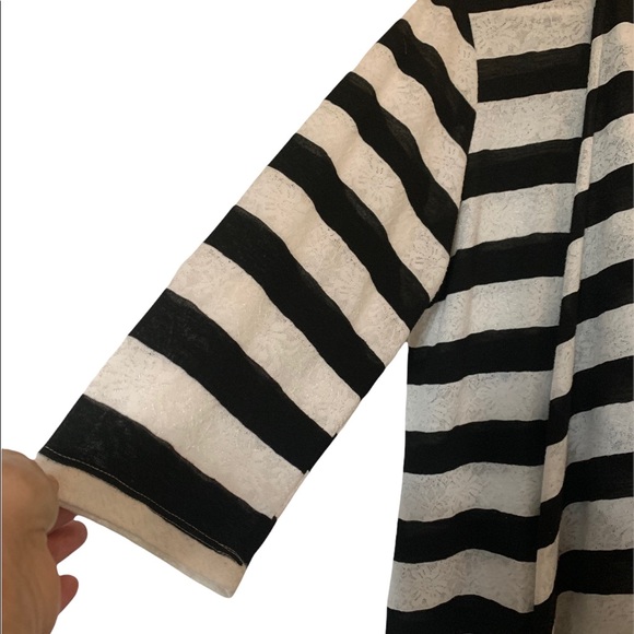 Waterfall Black and White Blazer * Large - Picture 5 of 11